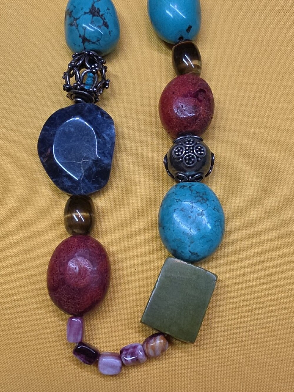 VTG Artisan Natural Stone Chunky Statement Necklace Turquoise Sodalite Coral 19”